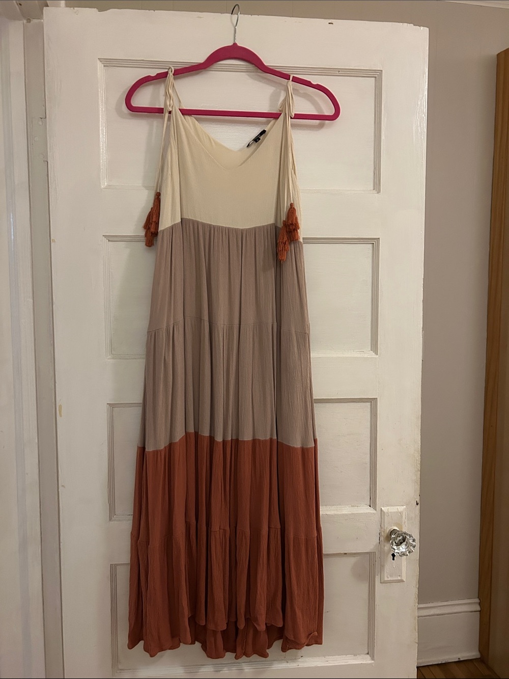 Wishlist Colorblock Tiered Maxi Dress in Cream, Taupe & Rust